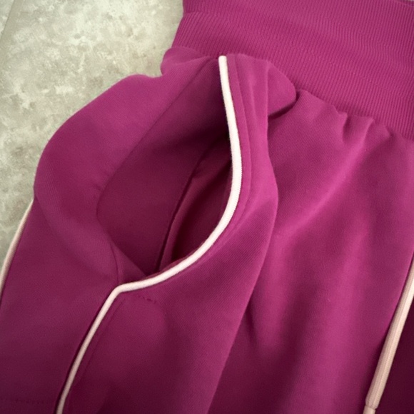 Like new exercise leggings/shorts - Picture 10 of 13